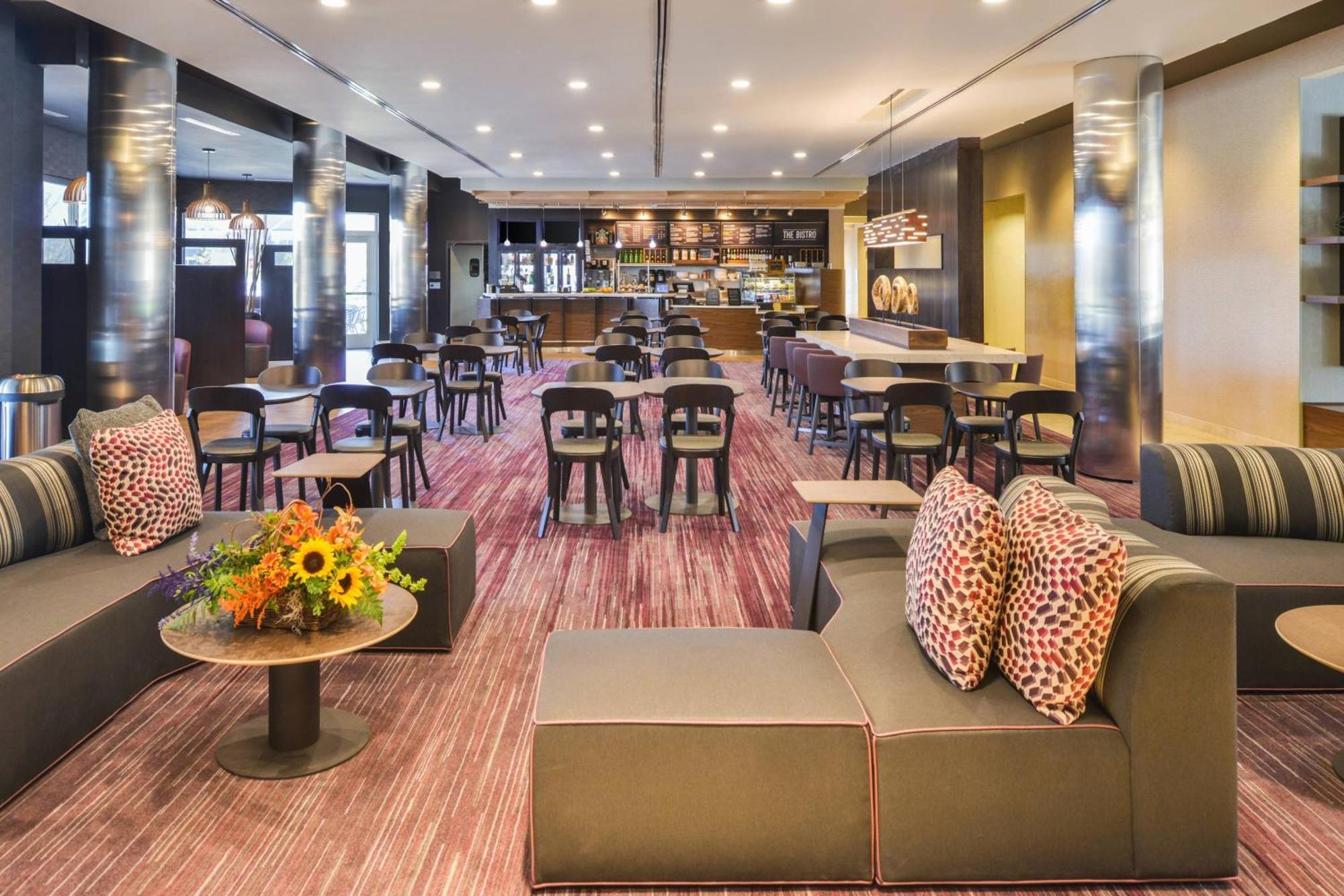 คอร์ตยาร์ด โคลัมบัส โกรฟซิตี้ Hotel ภายนอก รูปภาพ